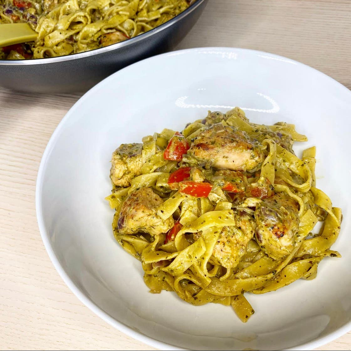 Cheesy Chicken & Pesto Pasta
