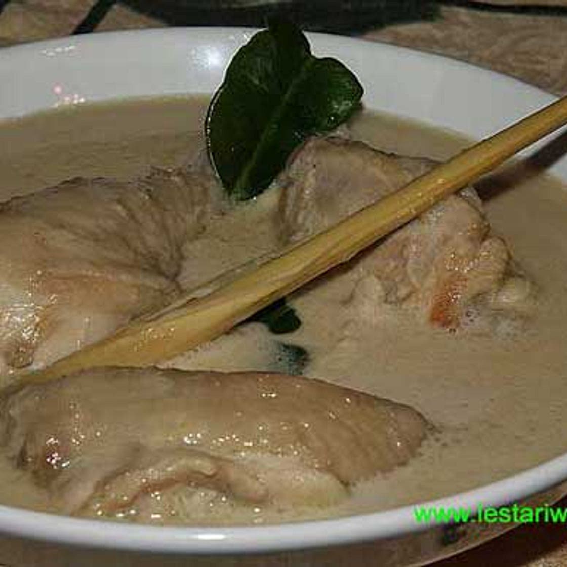 Chicken In Coconut Gravy