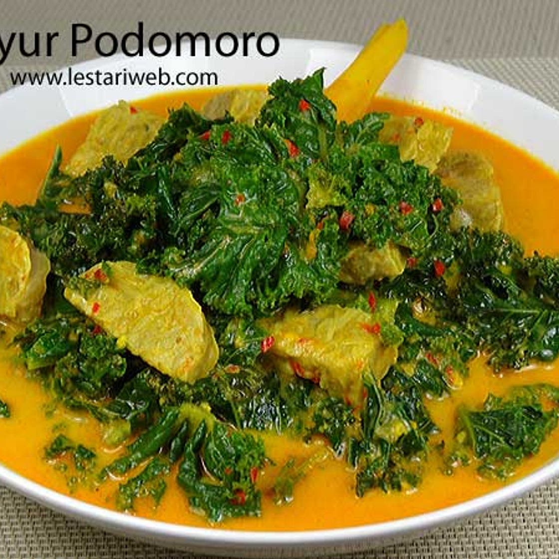 Curly Kale in Rich Coconut Sauce