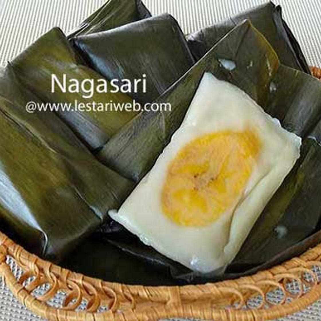 Banana With Coconut Custard Parcel