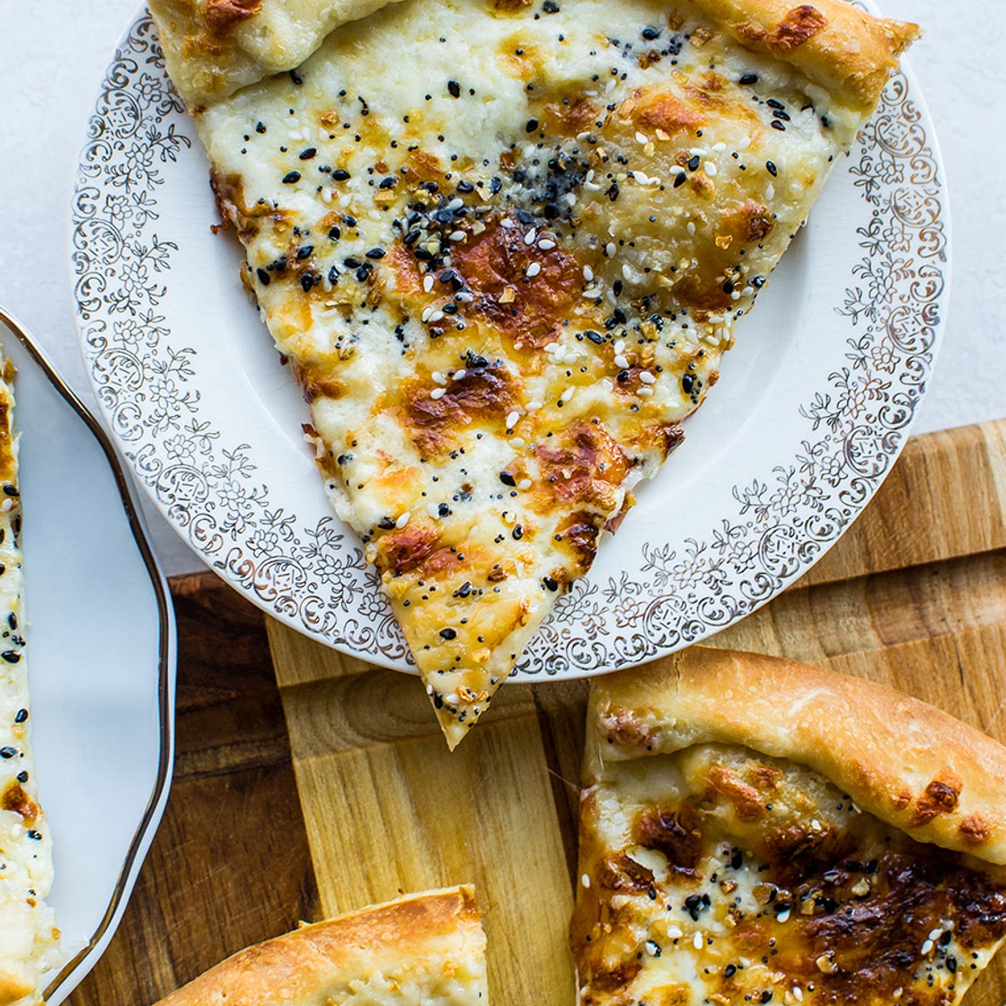 Everything But the Bagel White Pizza