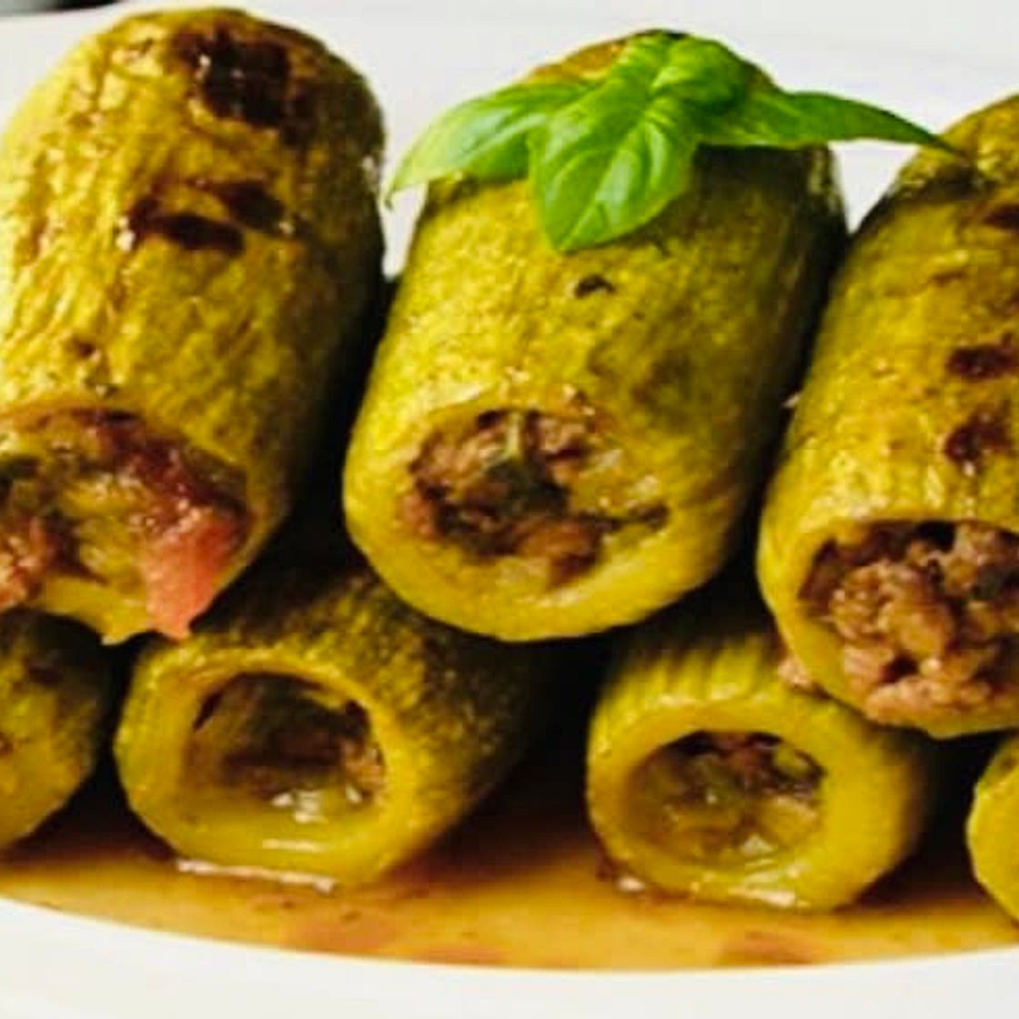 Stuffed Zucchini & Vine Leaves. (محشي كوسا وورق عنب بدون صلصة) 