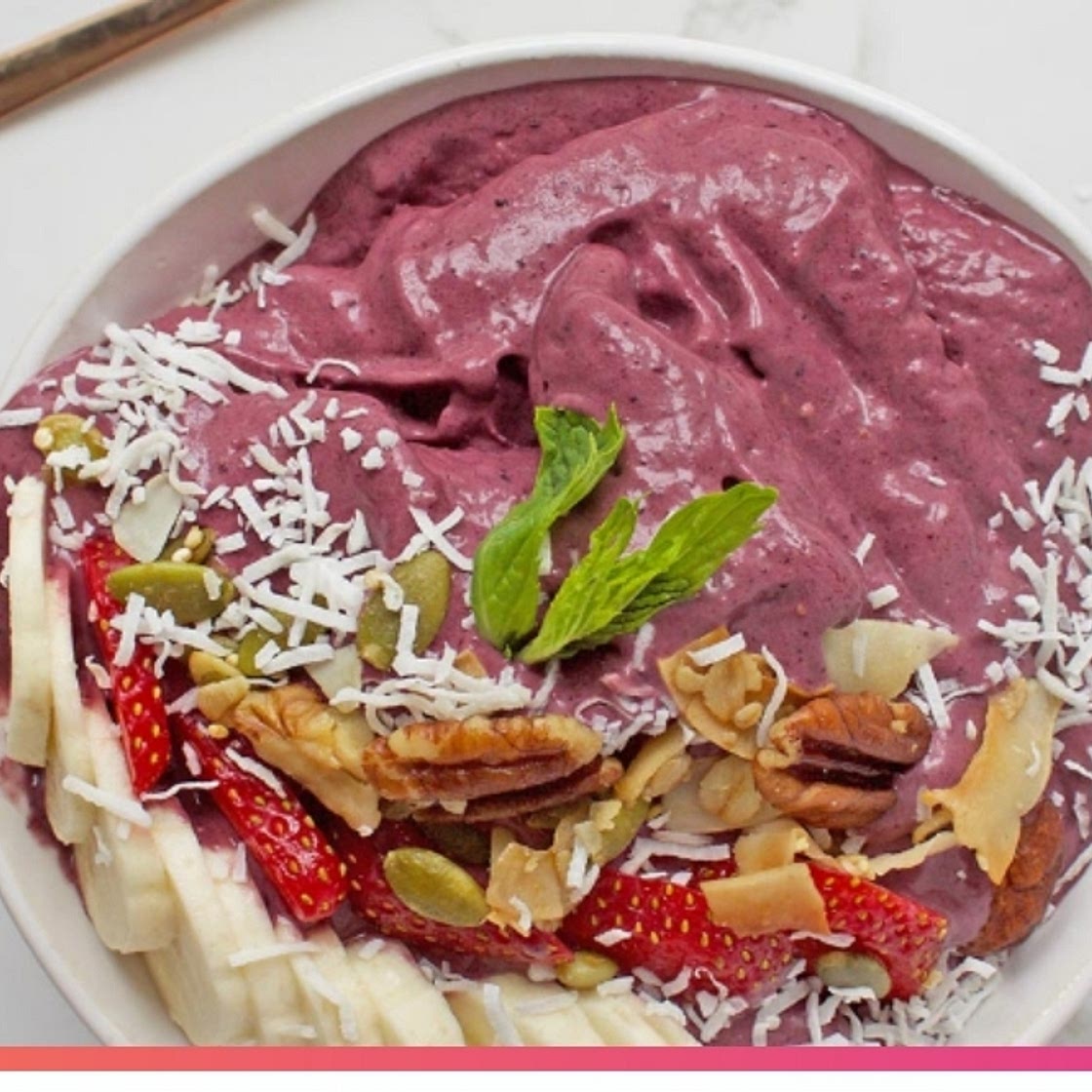 Low-Sugar Acai Bowl