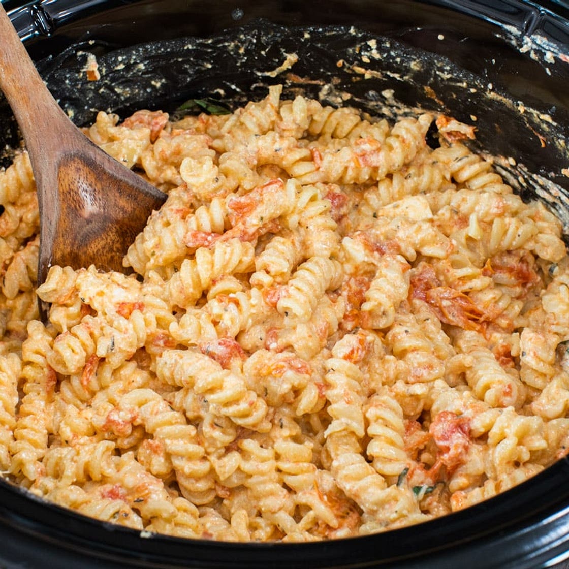 Slow Cooker Feta and Tomato Pasta