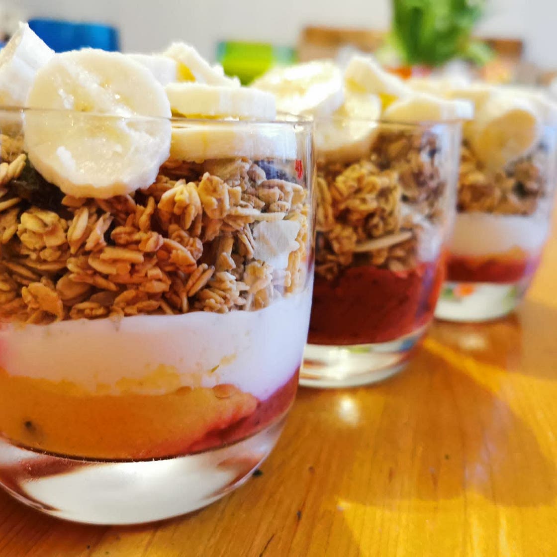 fruity granola breakfast pot
