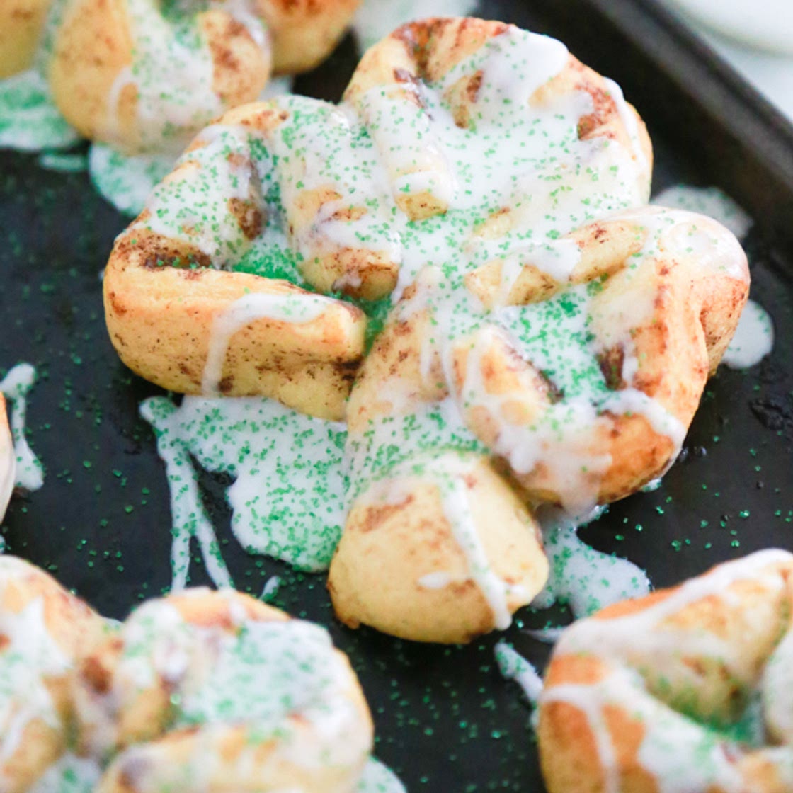 Easy Shamrock Cinnamon Rolls