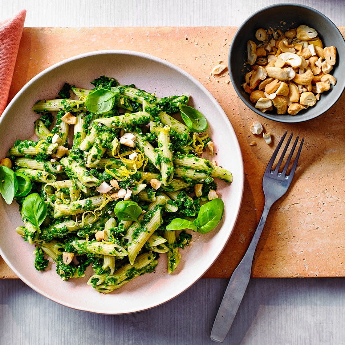 Basil and cashew pesto pasta