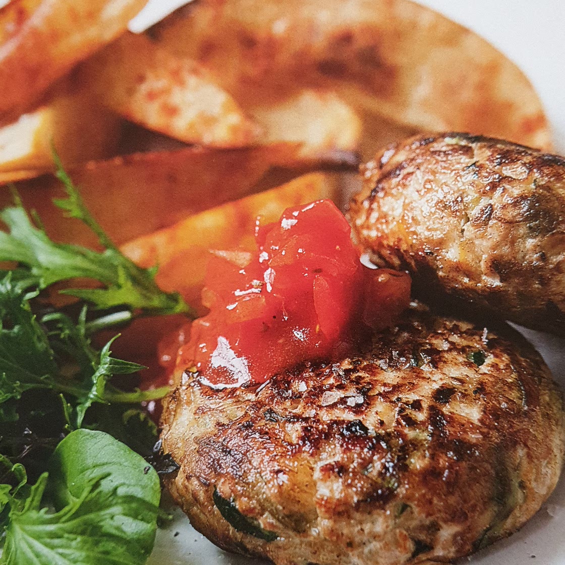 TURKEY BURGERS AND CHIPS