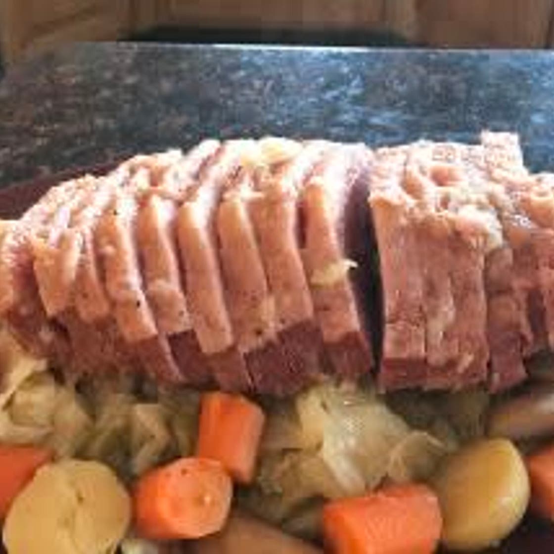CORNED BEEF AND CABBAGE (CROCK POT)