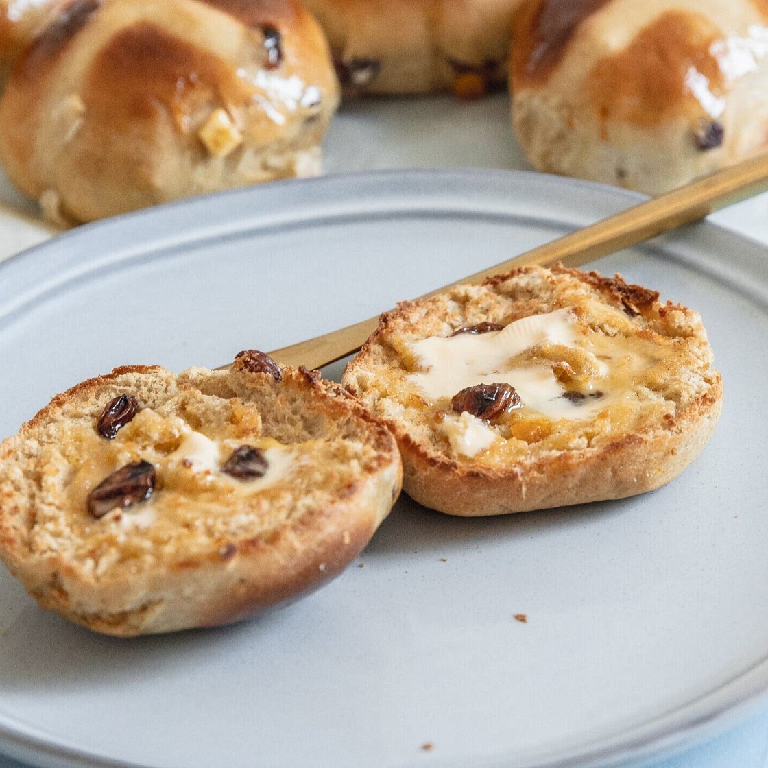 Vegan Hot Cross Buns — madeleine olivia