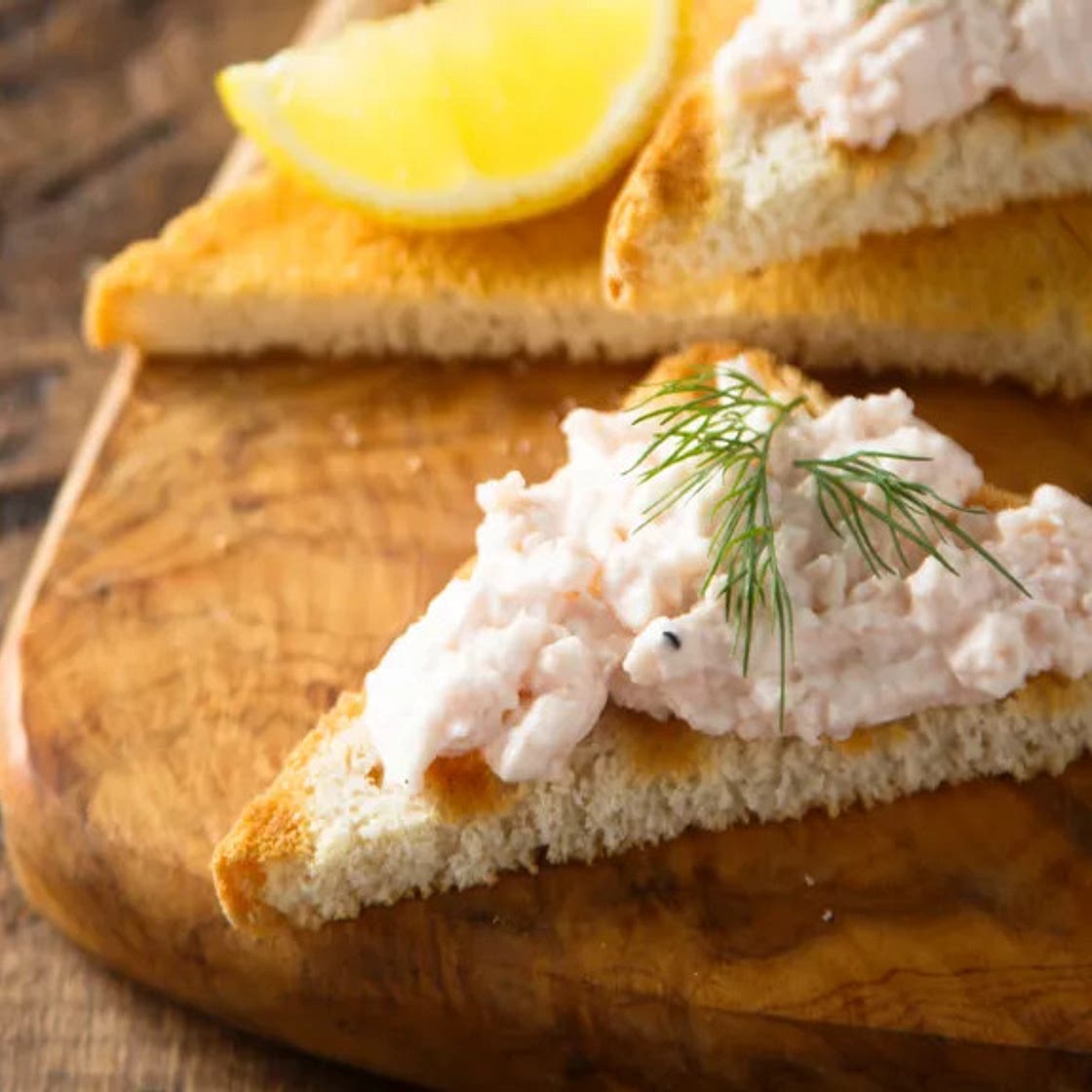 Toasts au tartare de crevettes