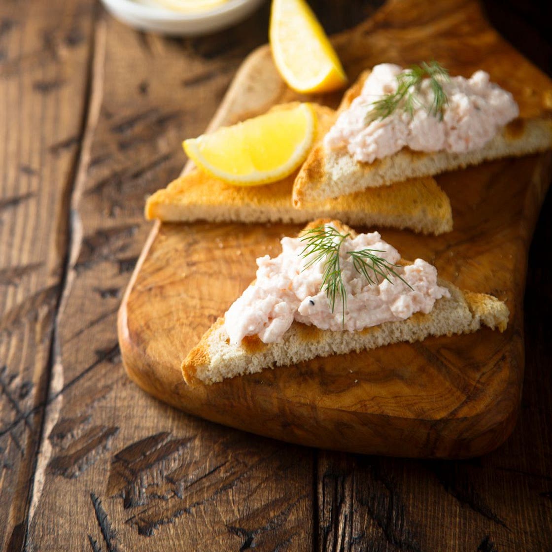 Toasts au tartare de crevettes