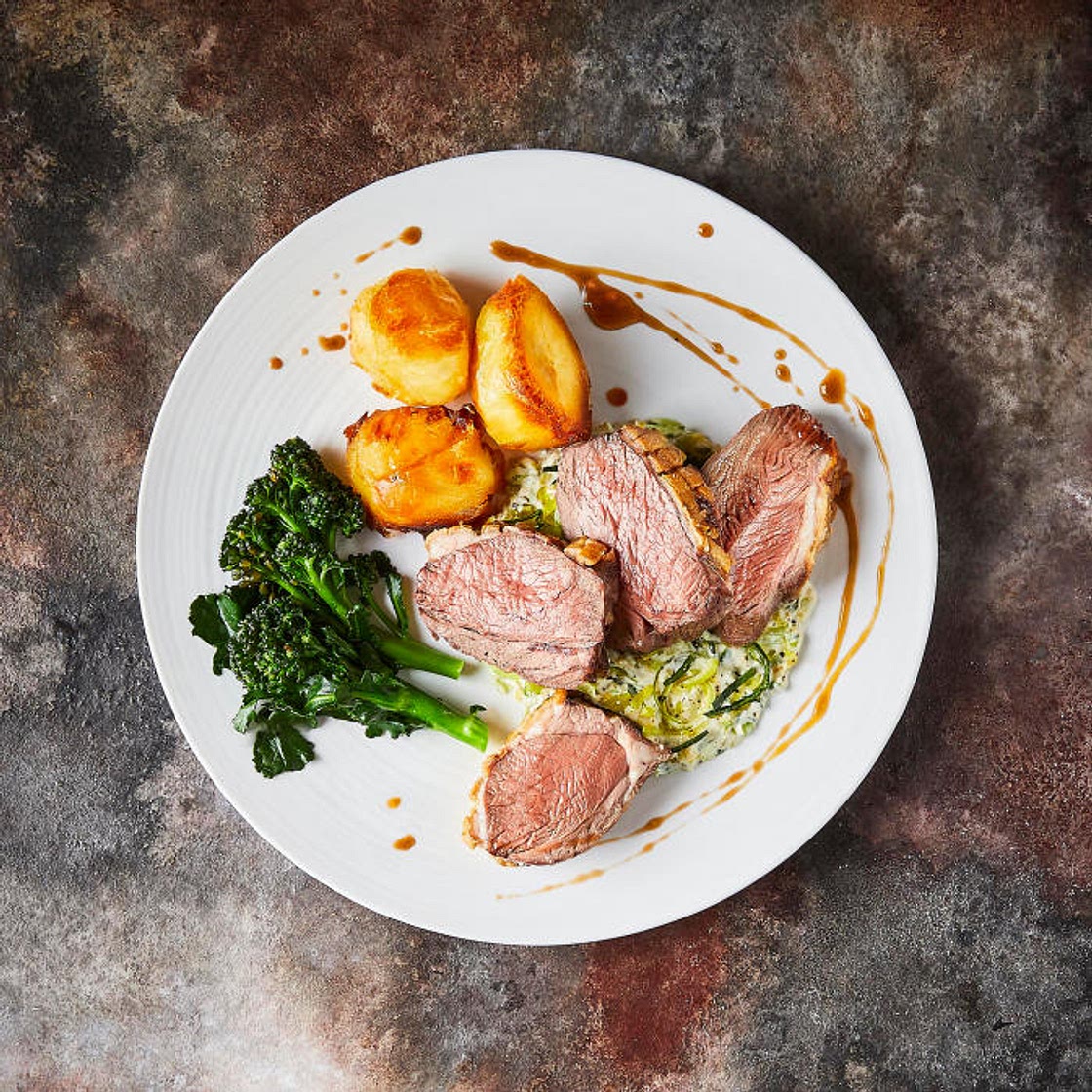 G - Roast Lamb, Creamed Leek, Tenderstem Broccoli & Redcurrant Jus