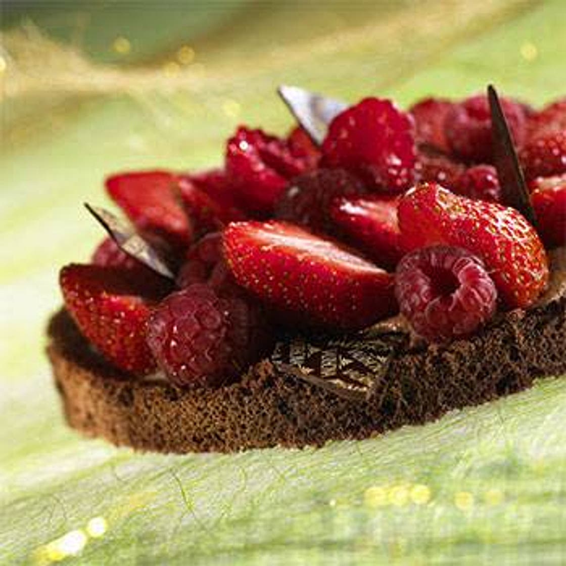 CHOCOLATE RED FRUIT TART