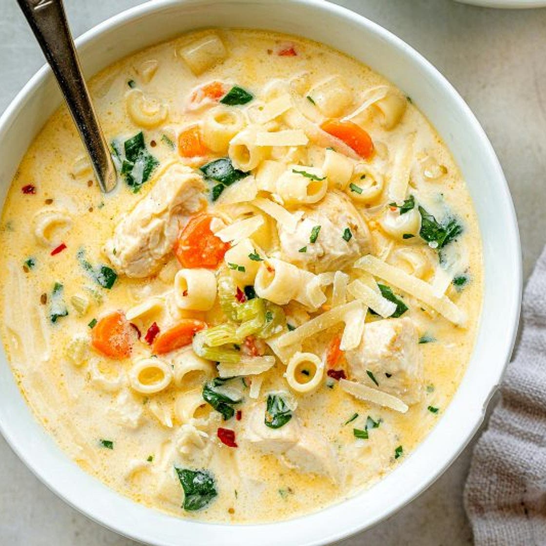 Creamy Chicken Soup with Pasta and Spinach