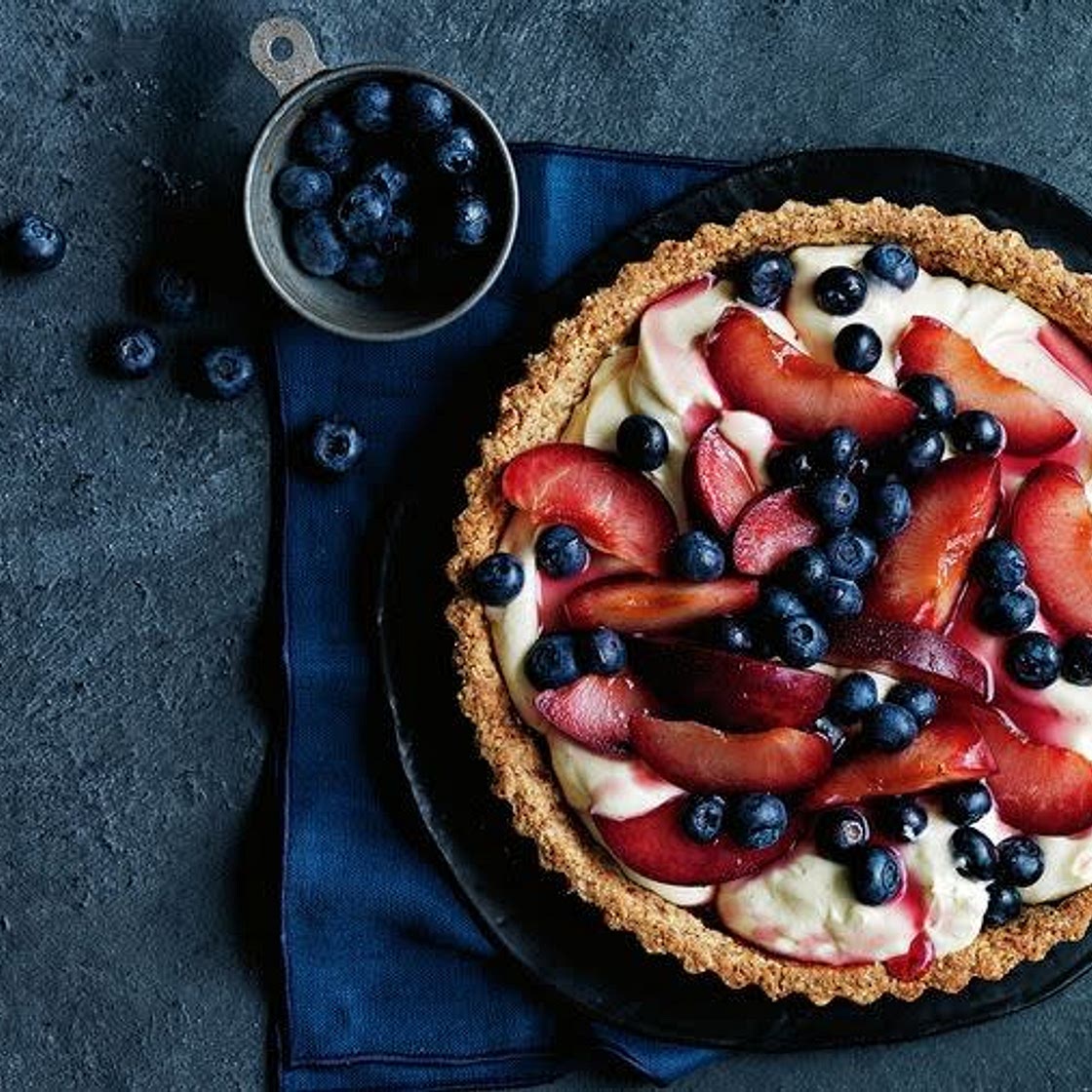 Whipped panna cotta tart with almond crust
