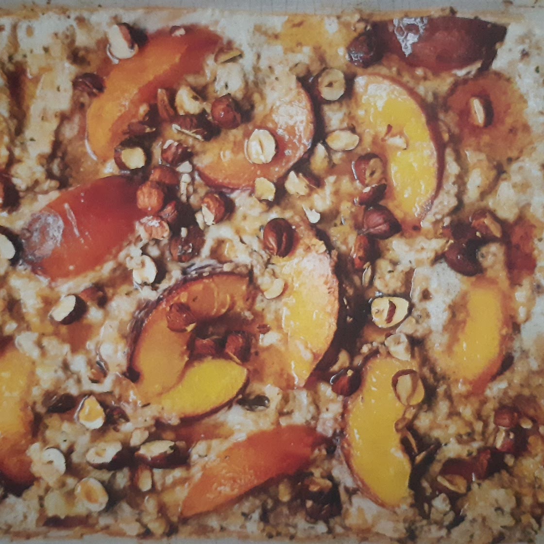 Peach and cardamom baked oats