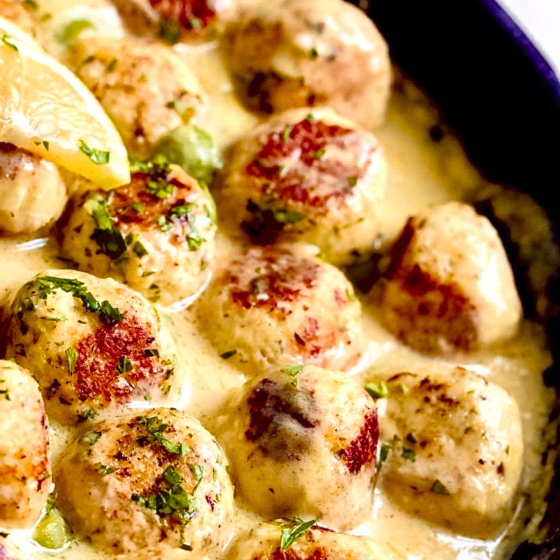 Lentil Kafta with Tahini Sauce كفتة عدس بصلصة الطحينة 