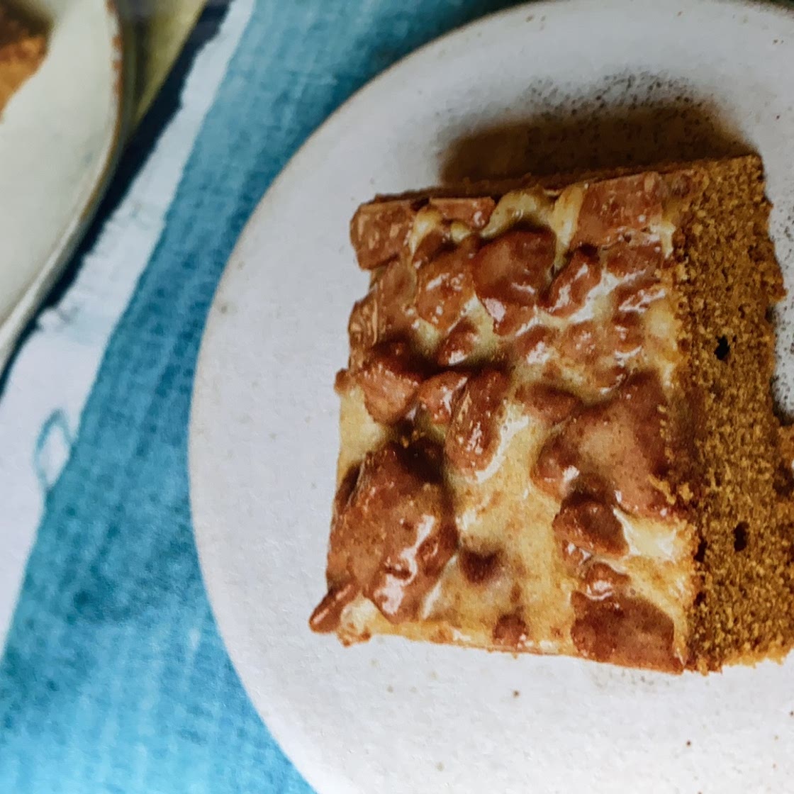 Caramalized Biscuit Traybake
