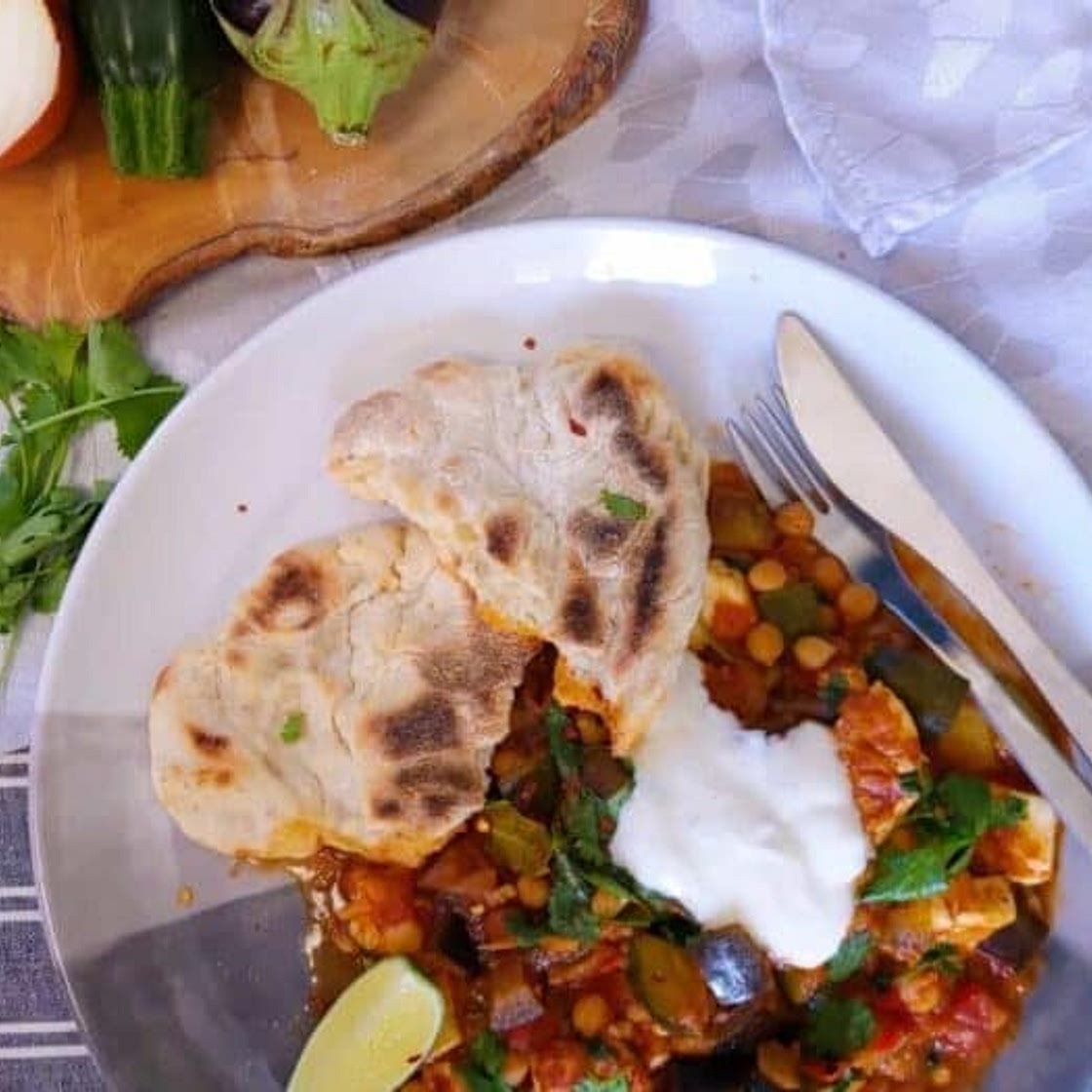 HEARTY VEGETARIAN CURRY WITH CHICKPEAS, AUBERGINES AND HALLOUMI