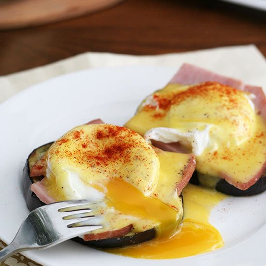 Eggplant Benedict – Low Carb and Gluten-Free