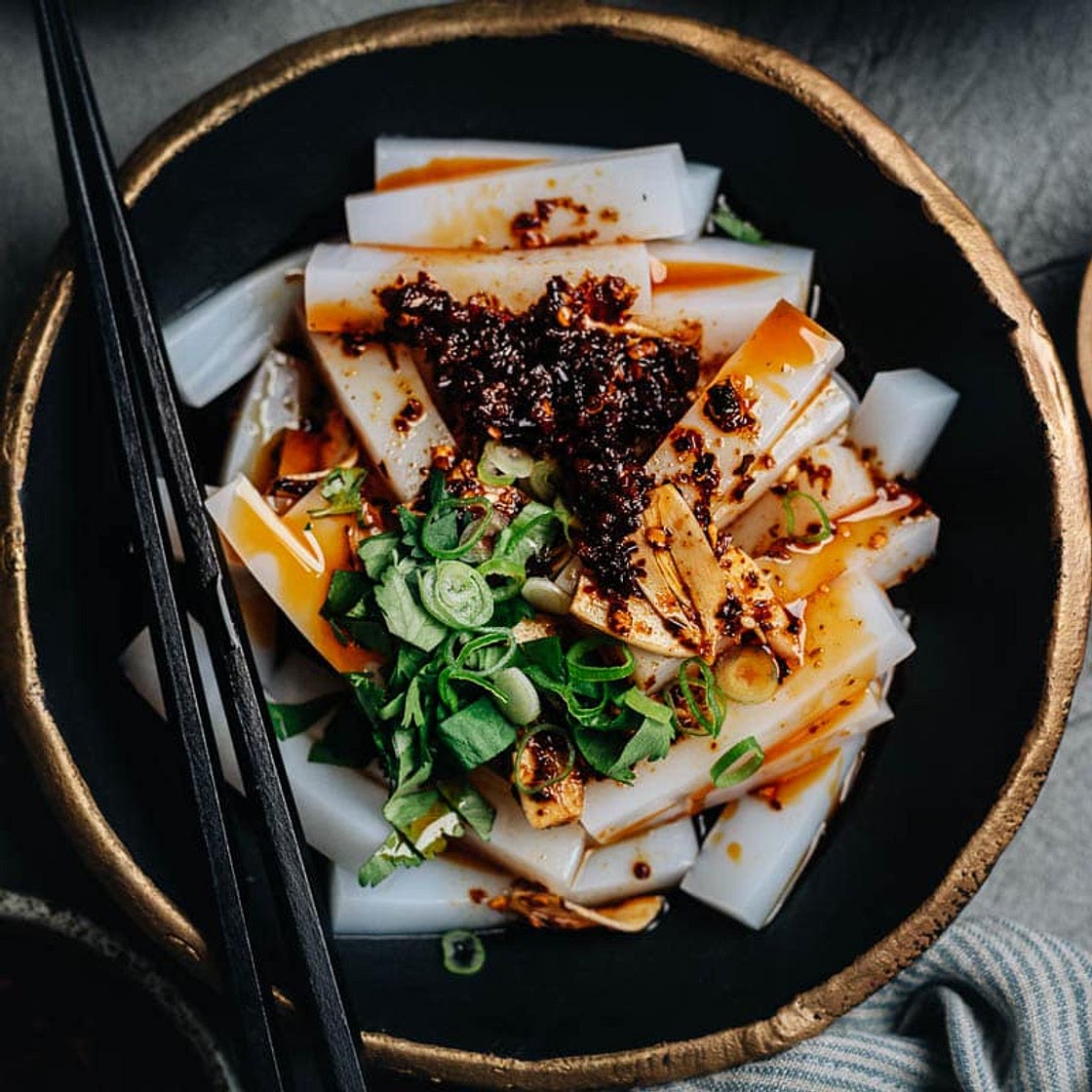 Mung Bean Curd with Chili Oil Sauce (Liang Fen, 凉粉)