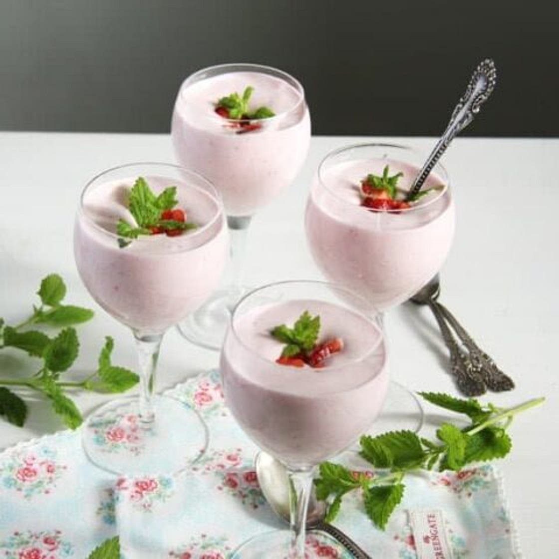 🇷🇴 Spuma de Capsuni) Romanian Strawberry Foam