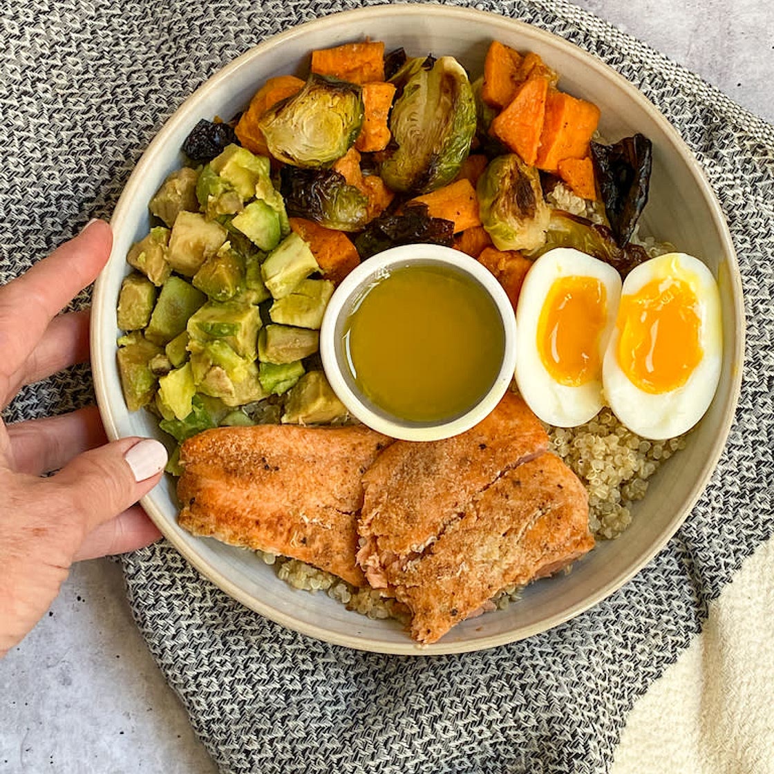 quinoa salmon bowl + lemon vinaigrette