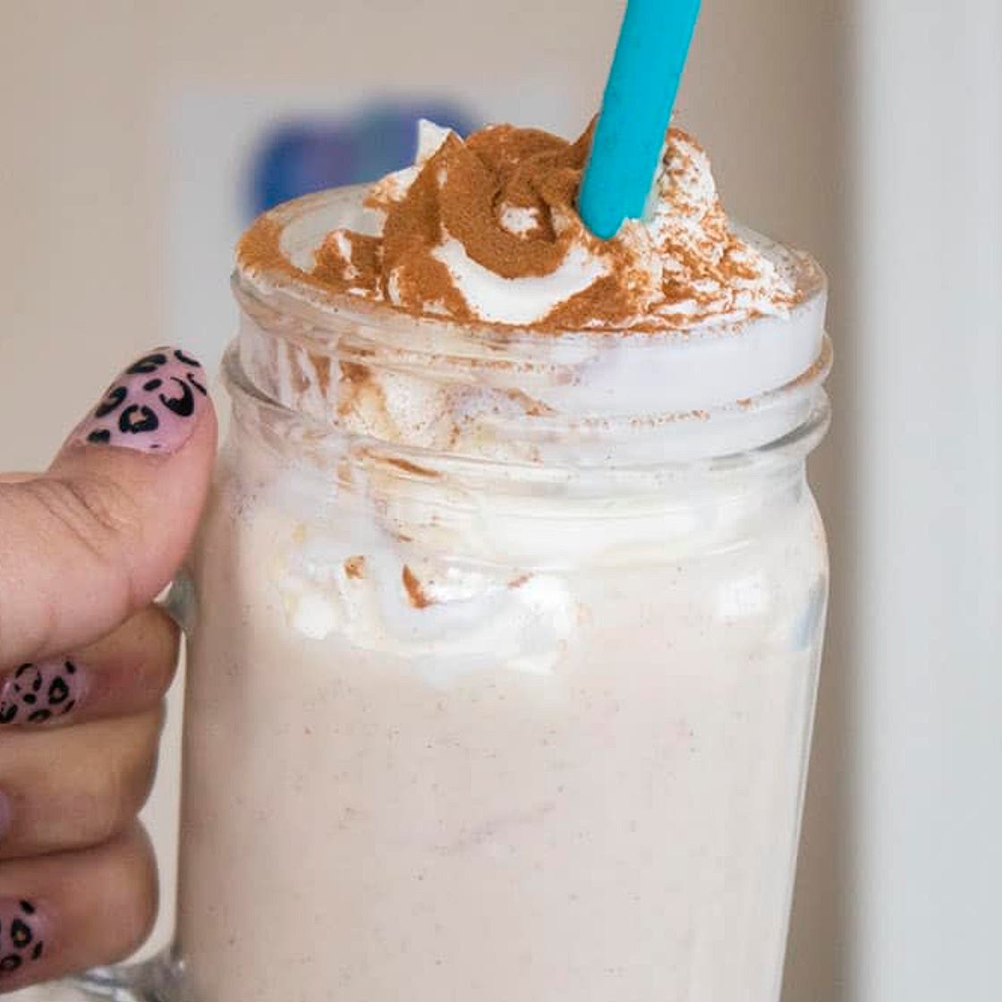 CINNAMON ROLL SMOOTHIE (HIGH FAT!)