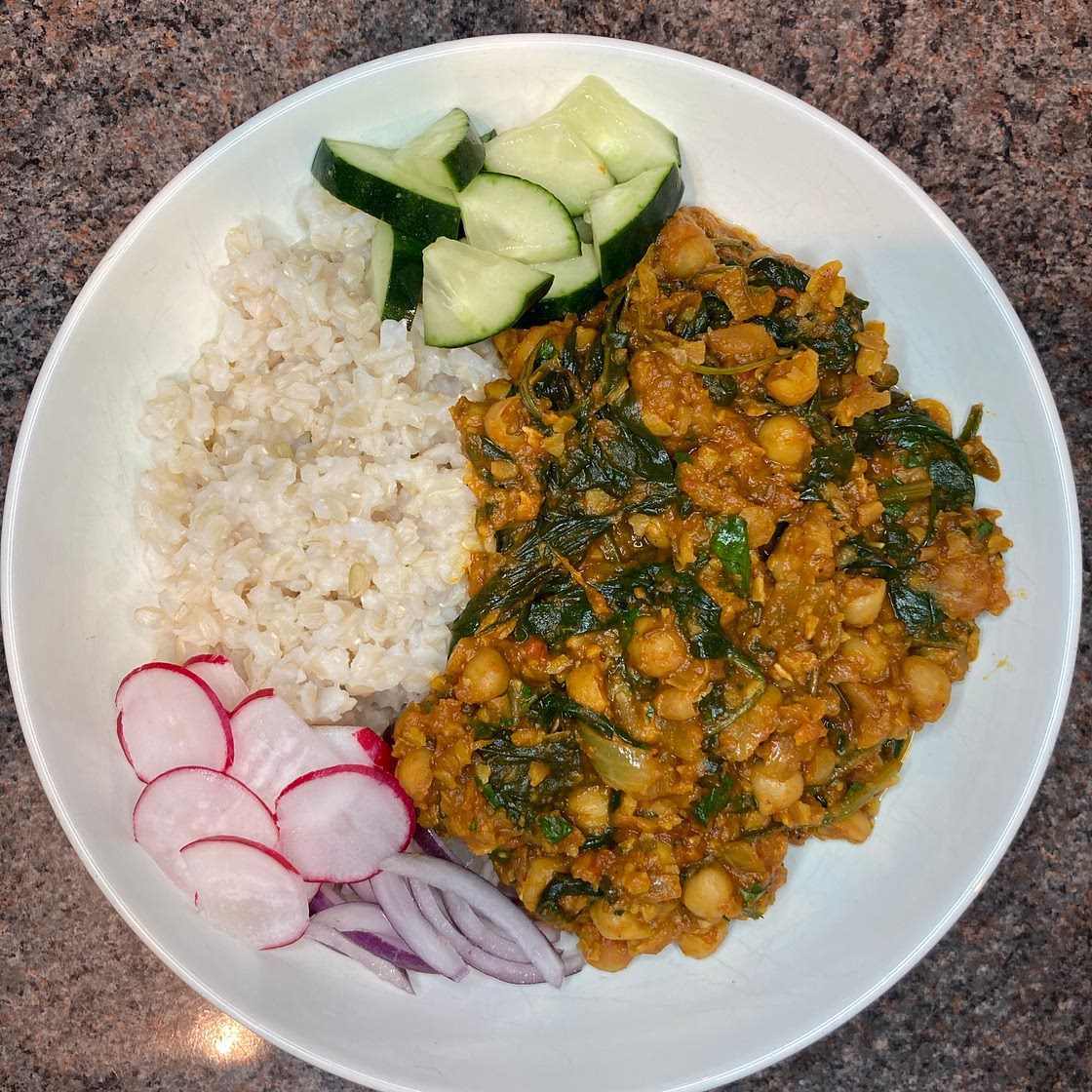 Authentic Chickpea & Spinach Curry w Brown Rice & Side Salad
