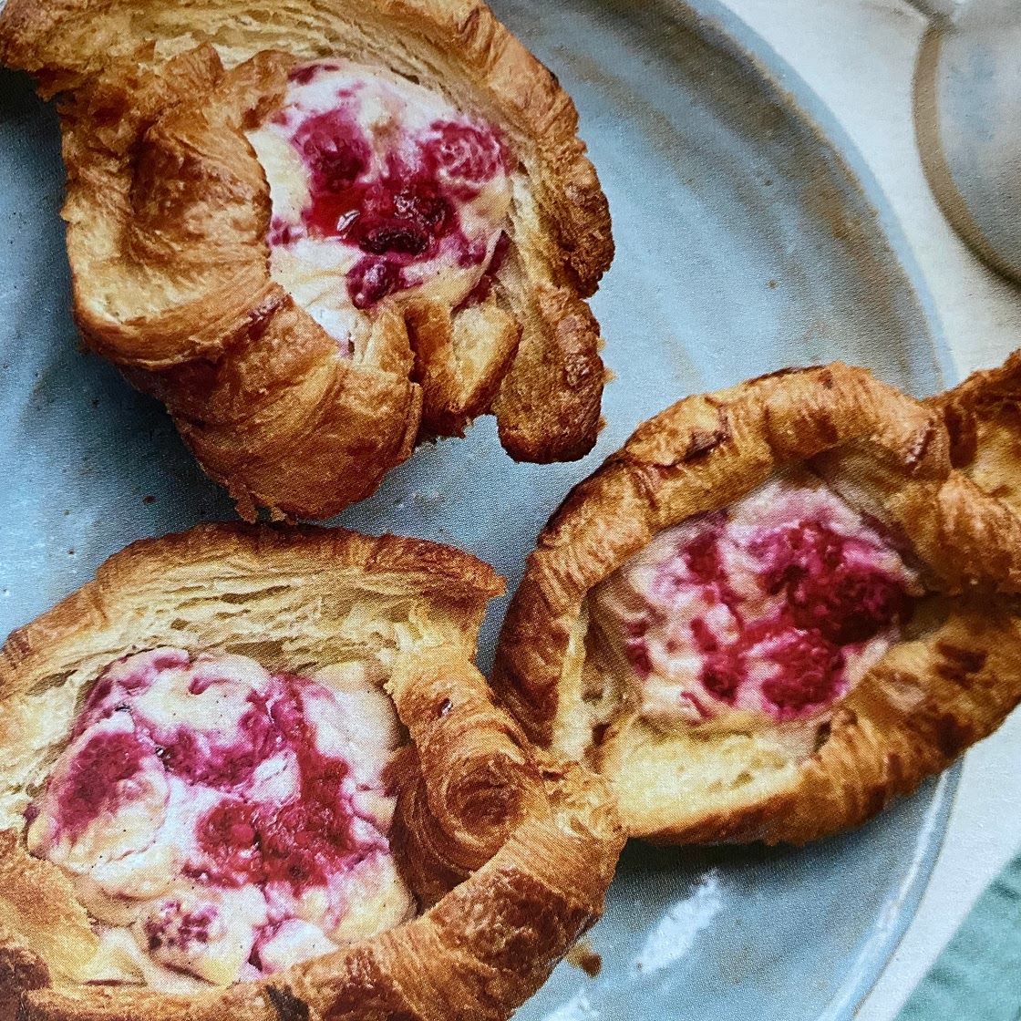 Raspberry Cheesecake Croissants and overnight oats