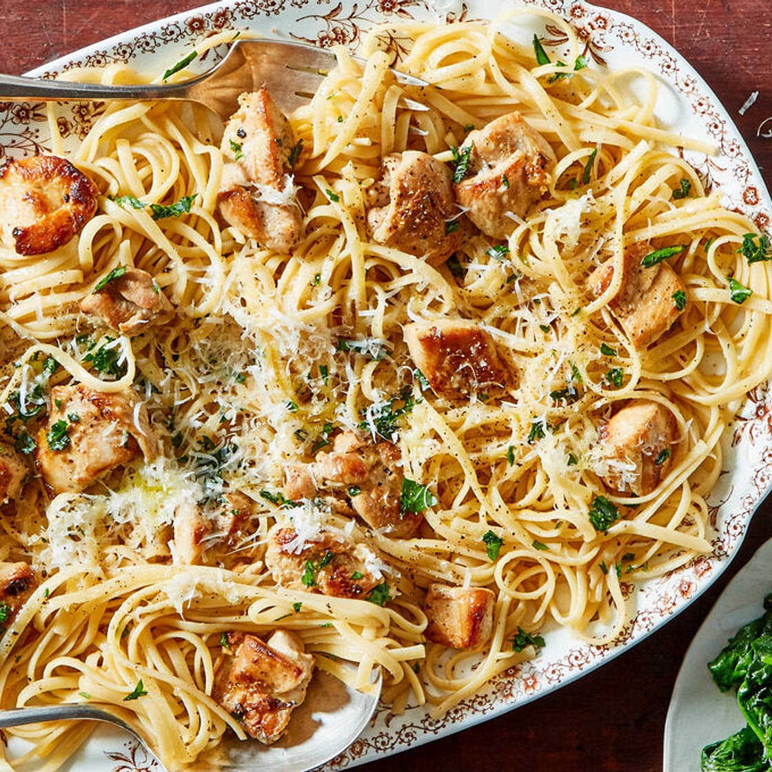 🇭🇺 Chicken al Limone over Linguine with Sautéed Spinach