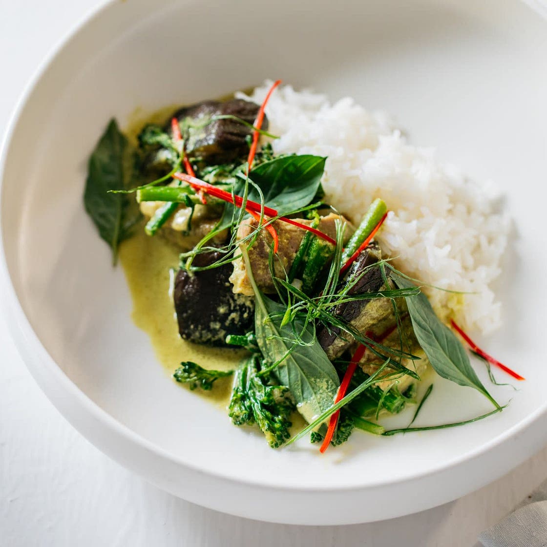 Thai Green Chicken Curry With Fragrant Jasmine Rice