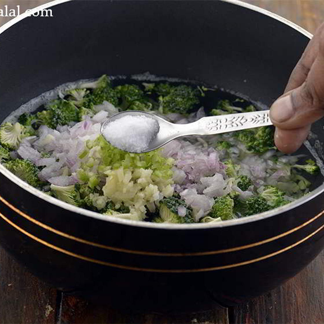 broccoli almond soup recipe | protein rich soup | healthy almond broccoli soup |