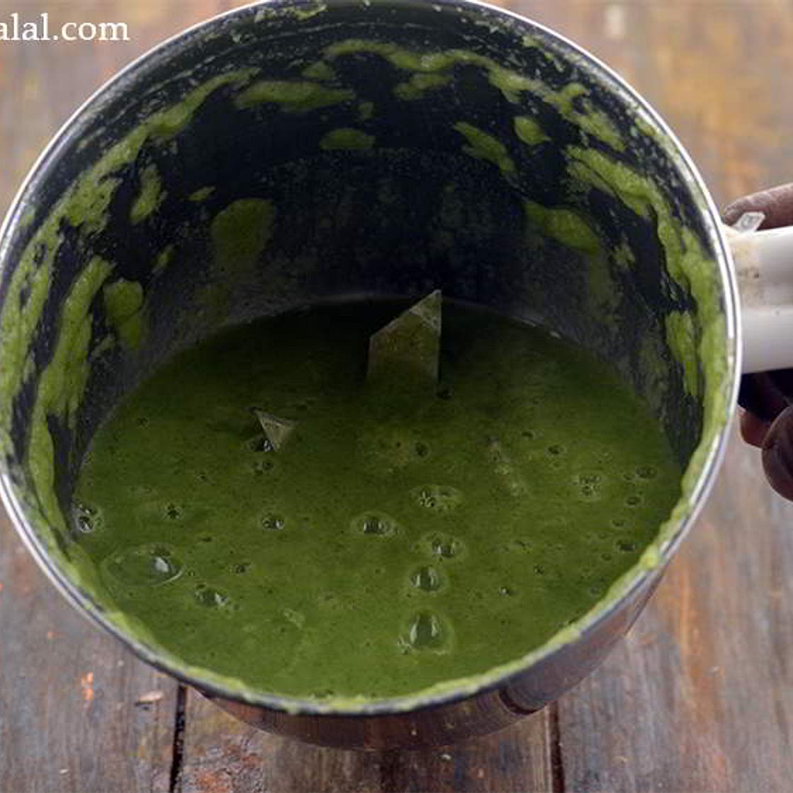 broccoli almond soup recipe | protein rich soup | healthy almond broccoli soup |