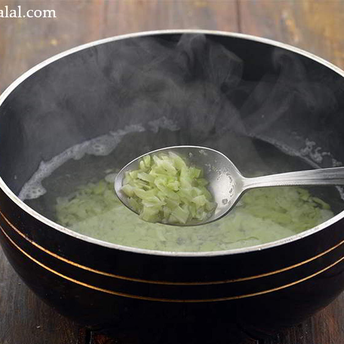 broccoli almond soup recipe | protein rich soup | healthy almond broccoli soup |
