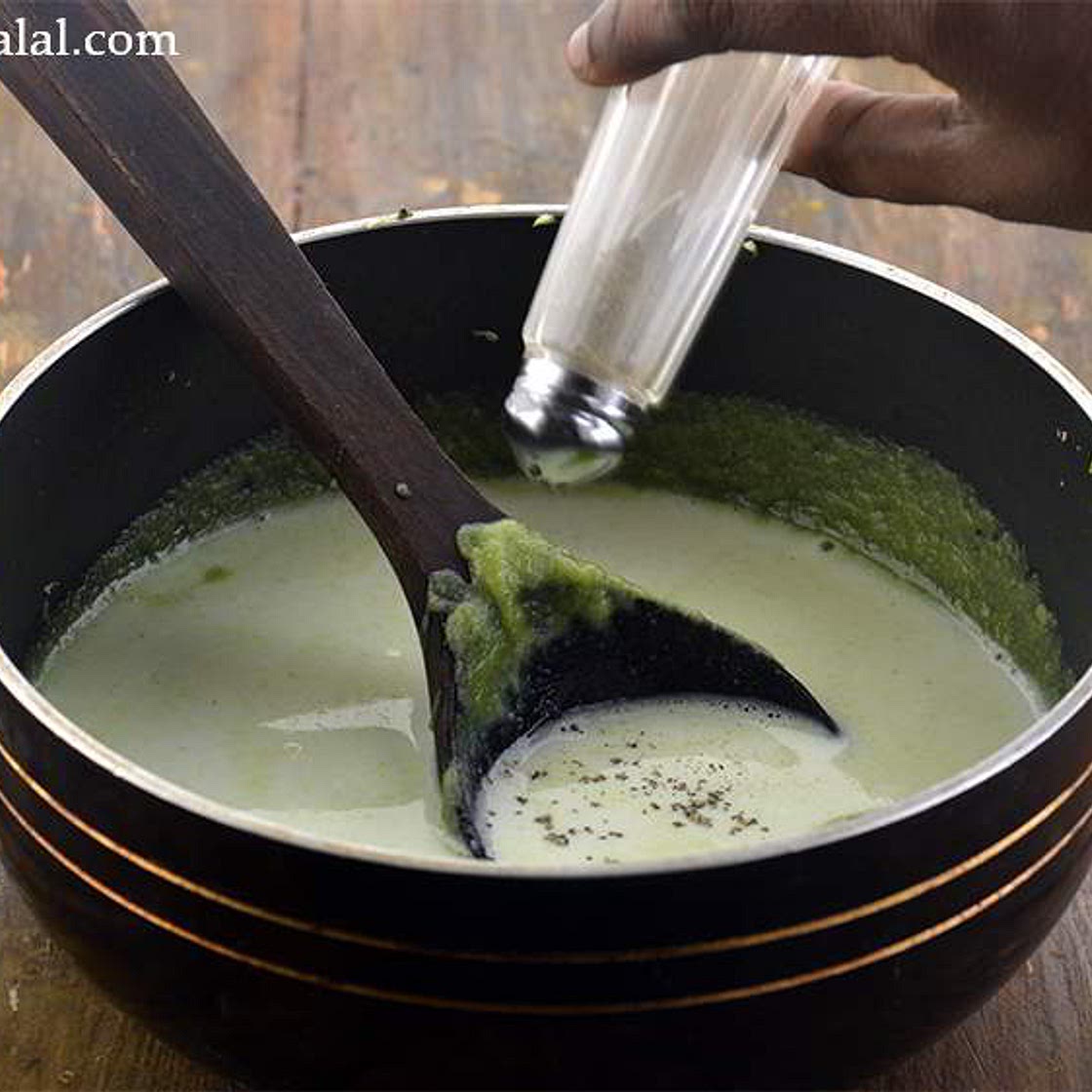 broccoli almond soup recipe | protein rich soup | healthy almond broccoli soup |