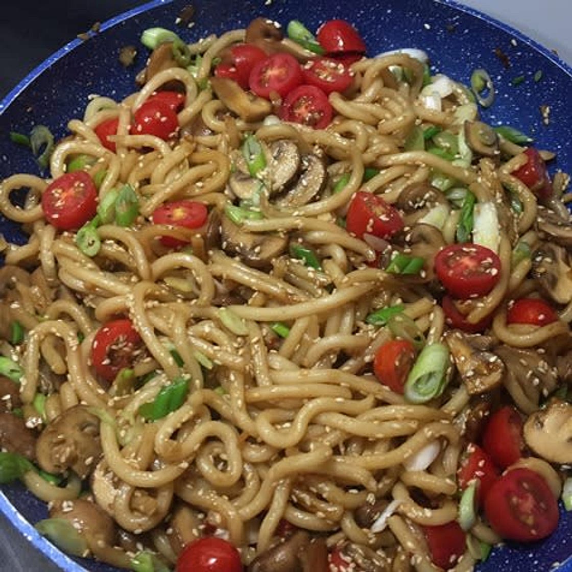 Udon Noodles with Mushrooms and Spinach