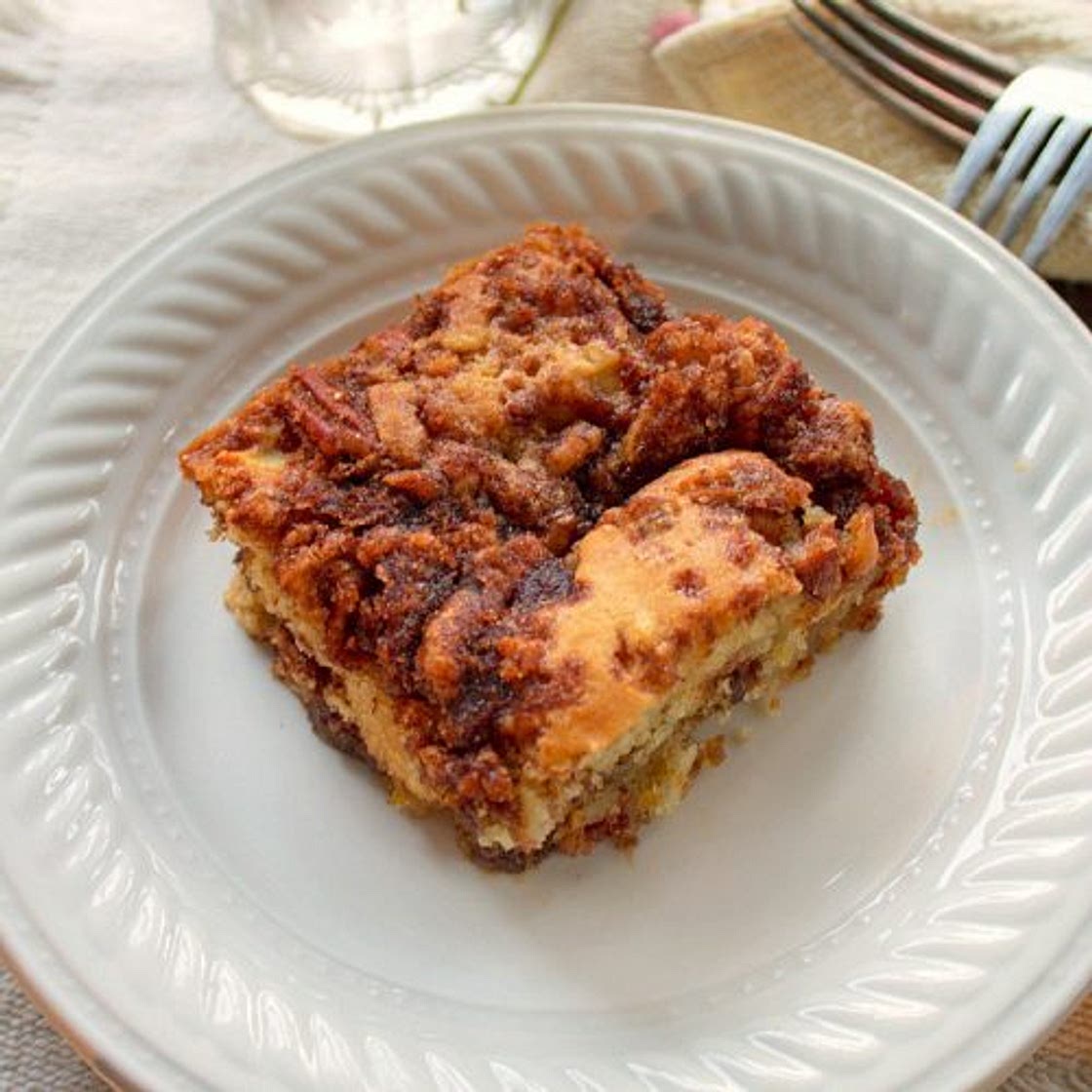 Apple Sour Cream Cake