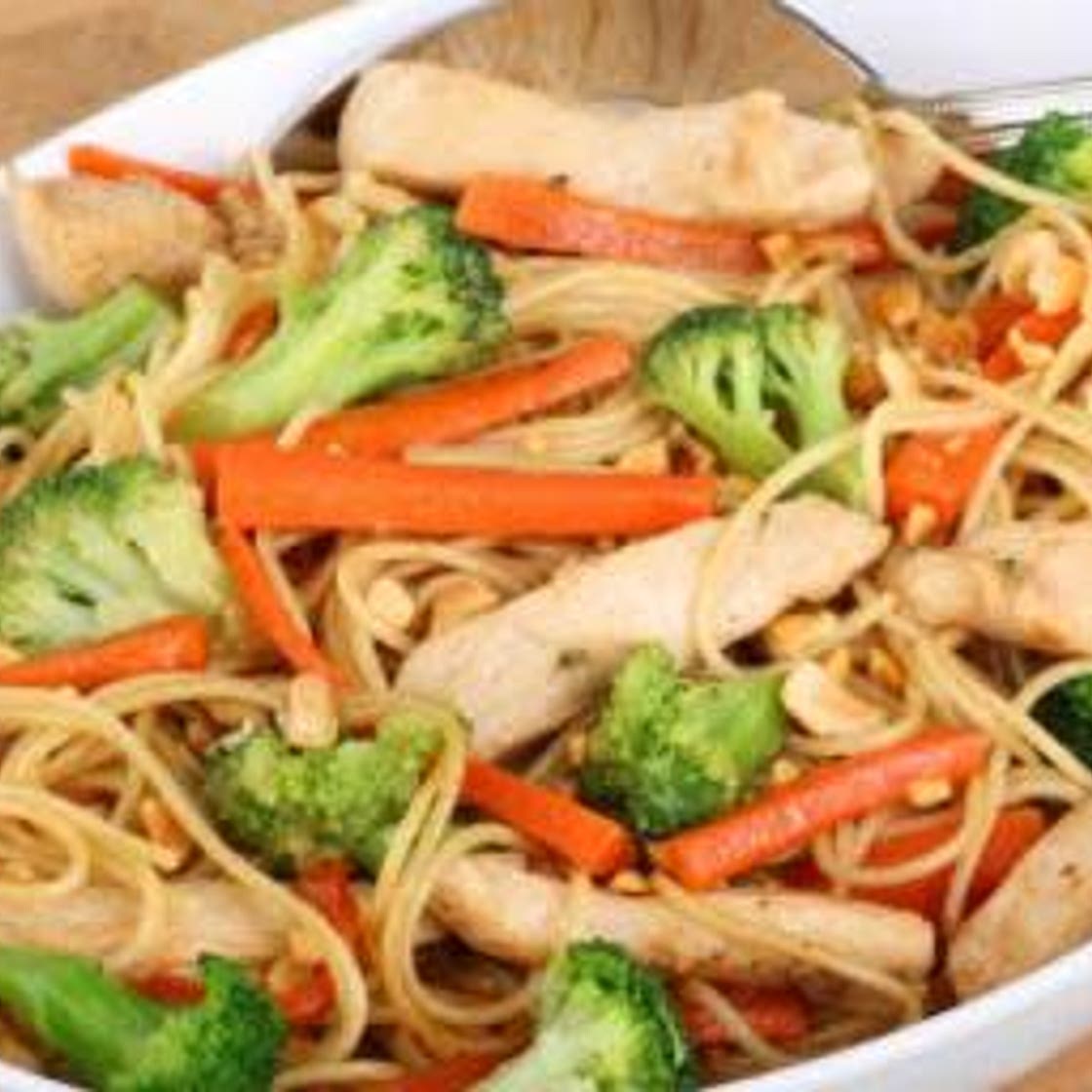 Nouilles sautées au poulet
