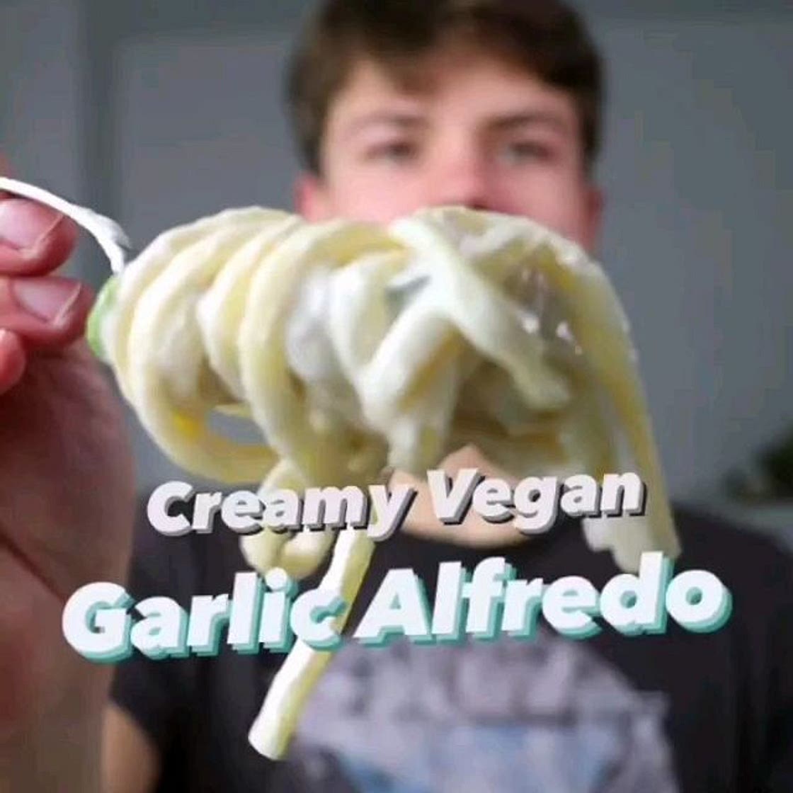 EASY VEGAN GARLIC ALFREDO