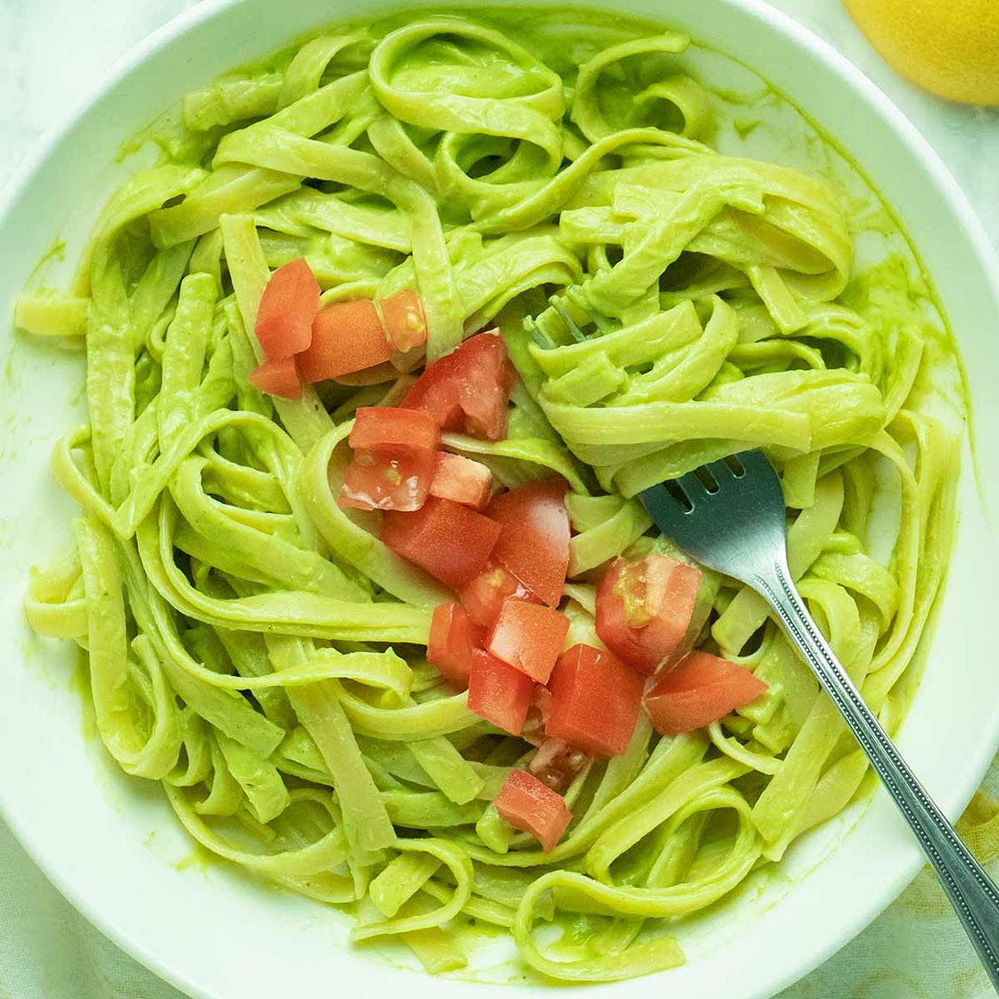 Oil-free avocado pesto