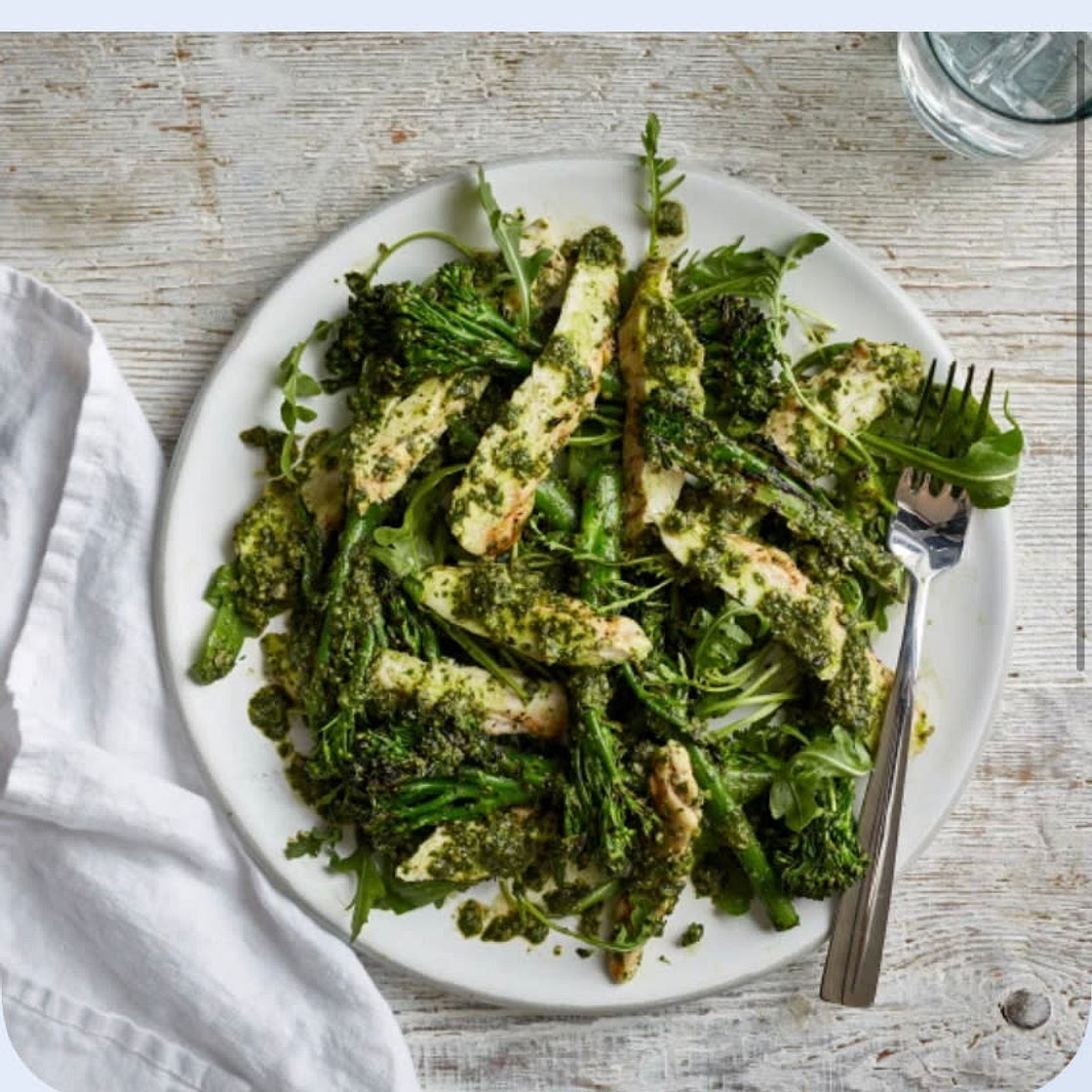Grilled chicken and broccoli with pumpkin seed pesto 