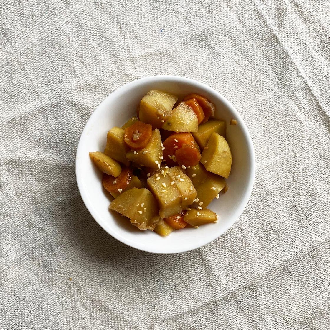 Braised potatoes (Gamja jjorim 알감자 조림)