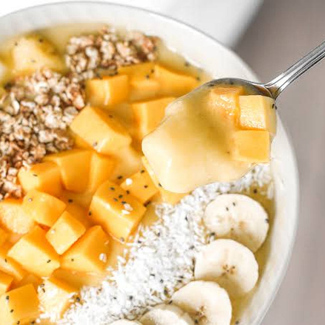 Tropical Smoothie Bowl