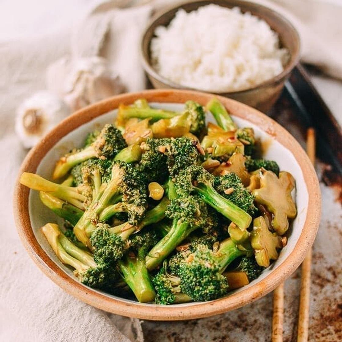Takeout Style Broccoli with Garlic Sauce