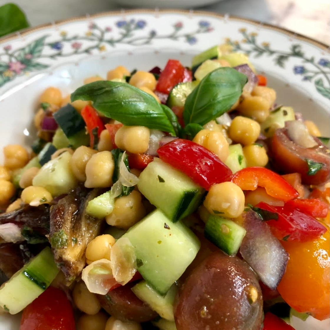 Mediterranean Chickpea Salad