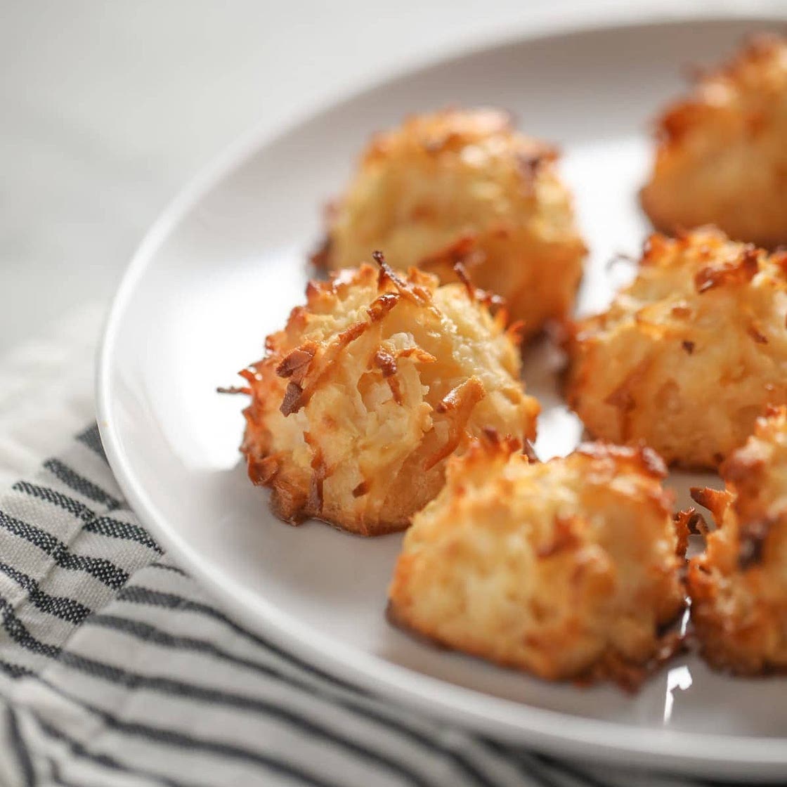 3 ingredient coconut macaroon
