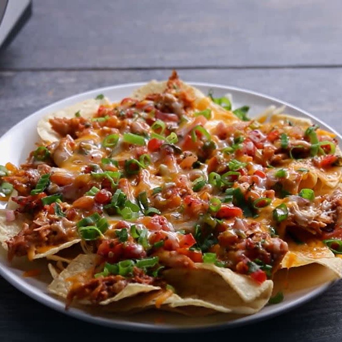 Microwave 4-minute BBQ Chicken Nachos