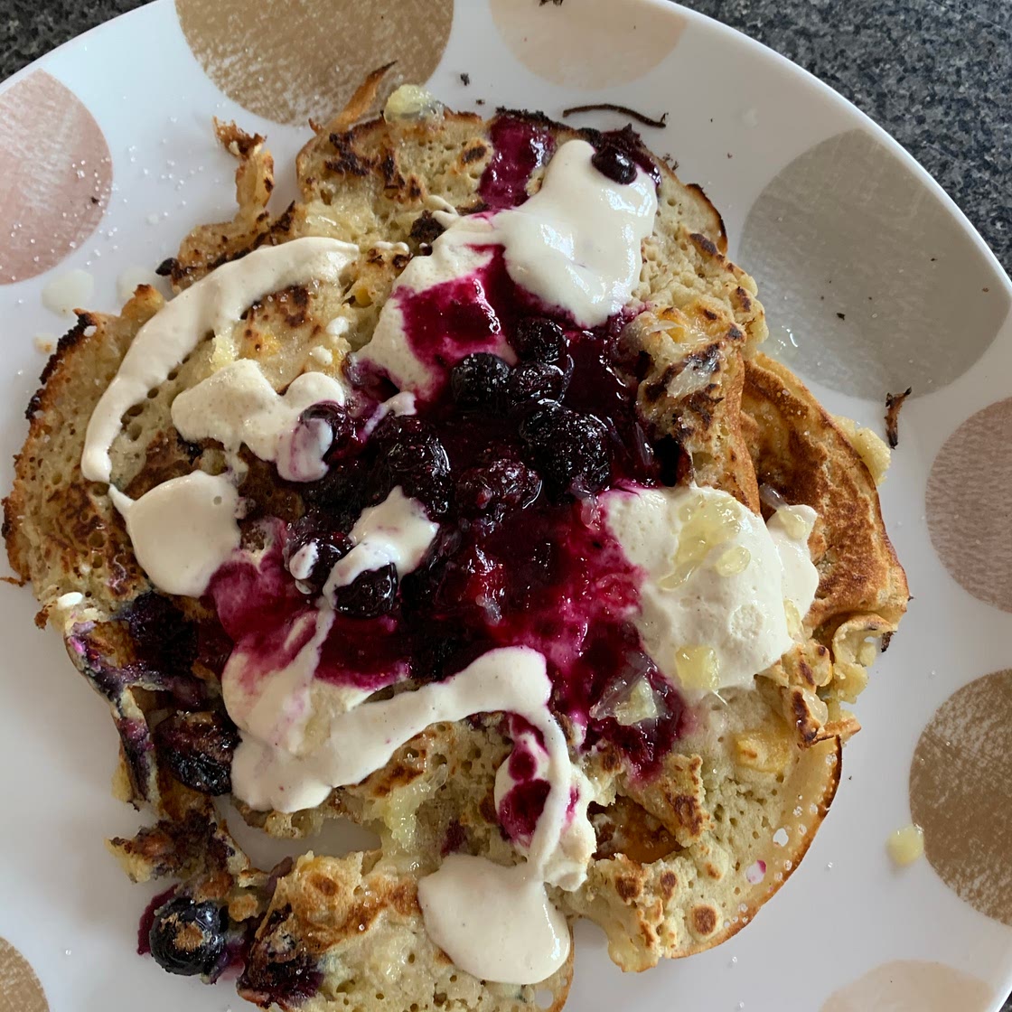 Blueberry pancake sandwich (vegan)
